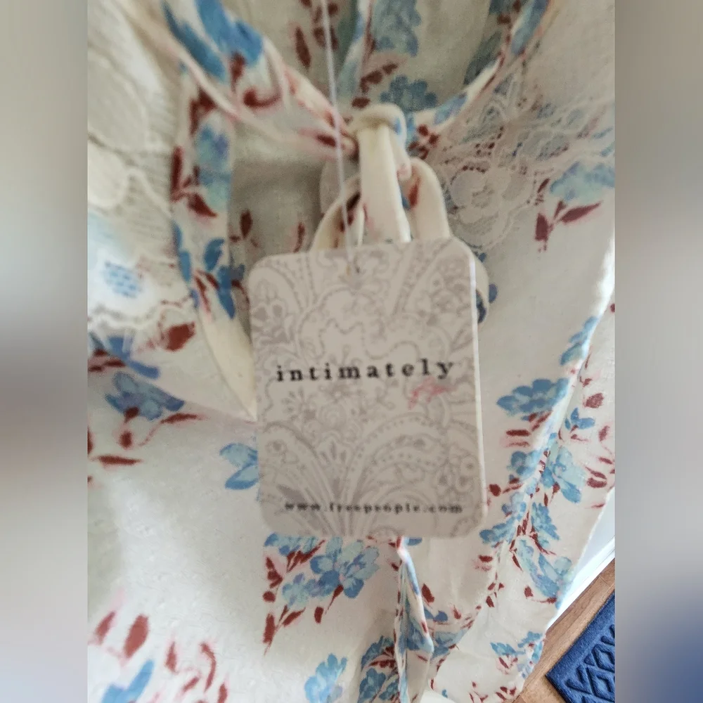 NWT FREE PEOPLE Take It Away Bodysuit size medium floral Womens - Picture 8 of 13